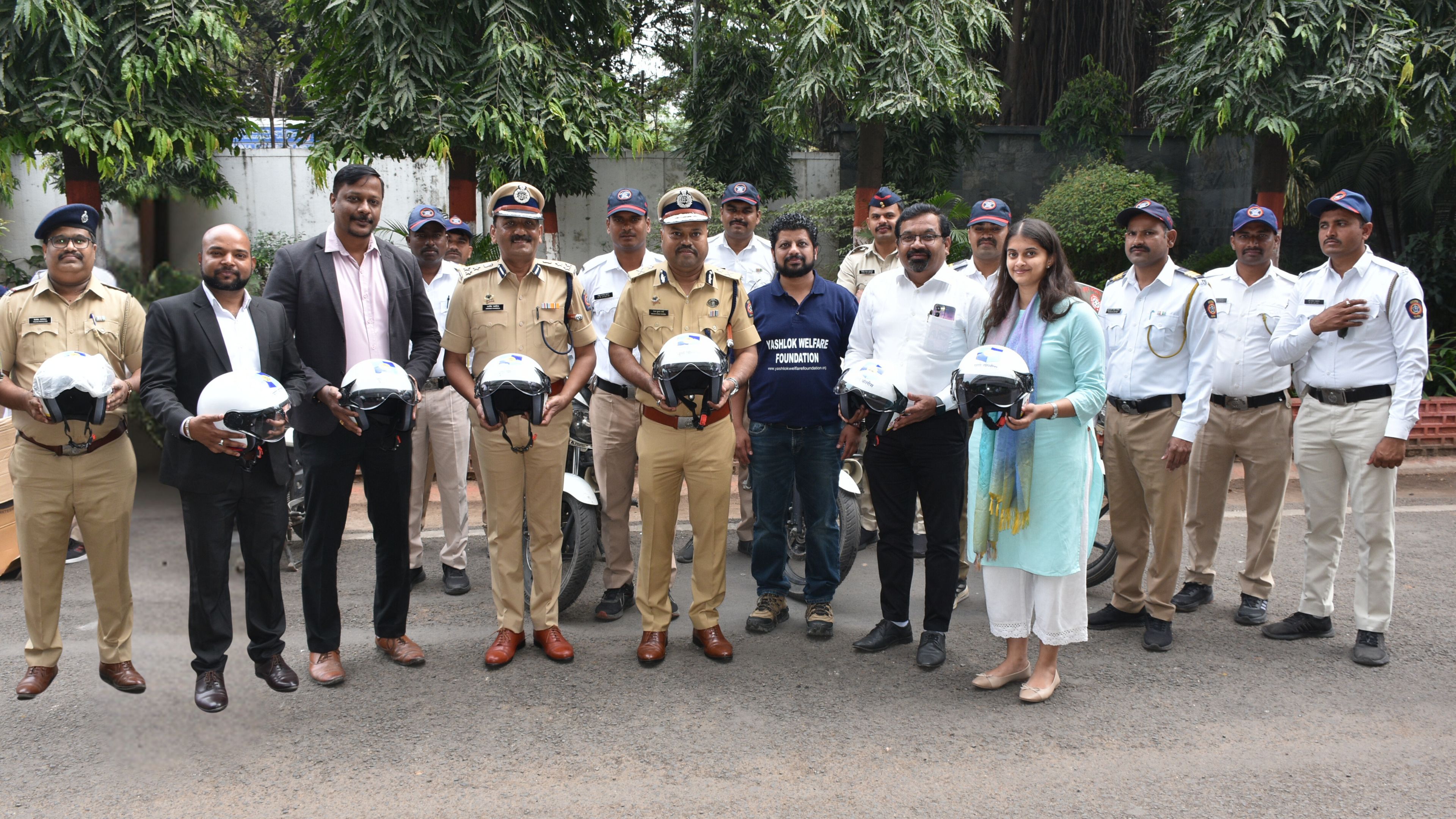 Grihum Housing Finance Ltd. and Yashlok Welfare Foundation Collaborate on CSR Initiative: Helmets Donated to Police to Promote Road Safety and Sustainability across Police Departments of Maharashtra, Uttar Pradesh, Madhya Pradesh, Karnataka, Andhra Pradesh, Gujarat, Rajasthan, Telangana and Tamil Nadu